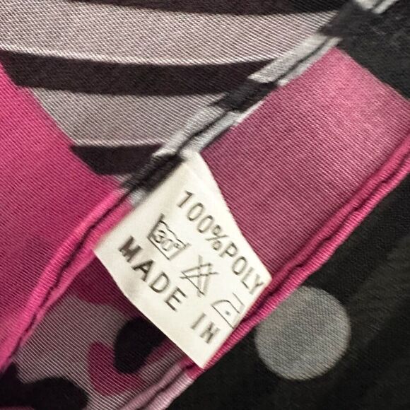 Pink cheetah pattern scarf - Picture 6 of 7